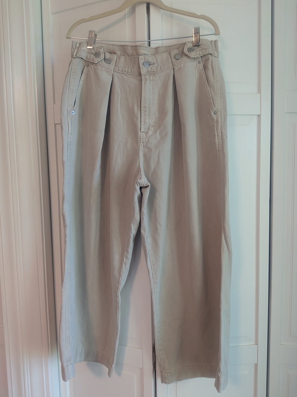 Wide Leg Pants in Light Khaki